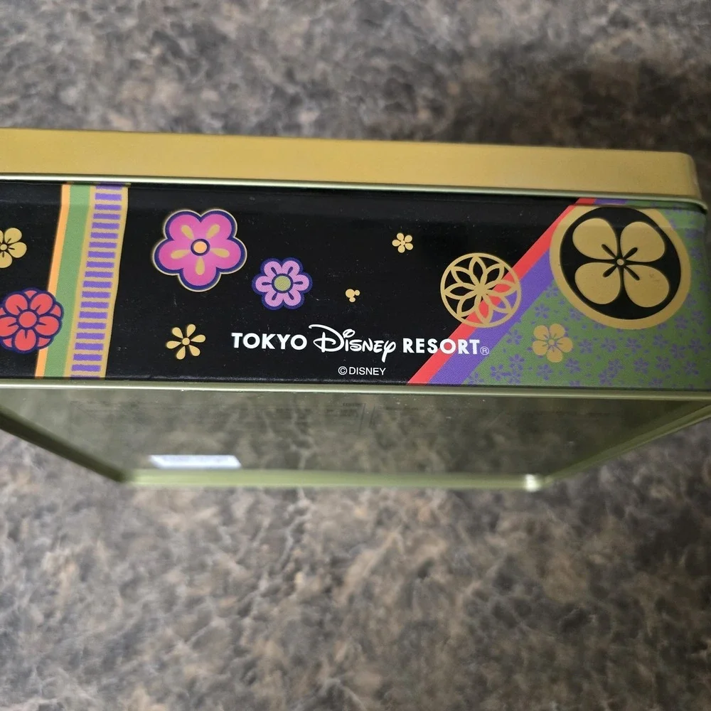 Disney Tokyo‎ Resort Tin Mickey Goofy Donald Japanese Writing 9